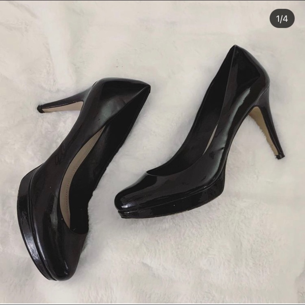 Black Vince Camuto Patent Pumps - Size 8